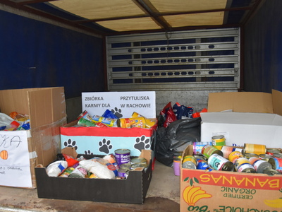 Zbiórka karmy dla przytuliska zorganizowana przez MRG Gościeradów