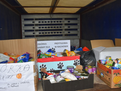 Zbiórka karmy dla przytuliska zorganizowana przez MRG Gościeradów