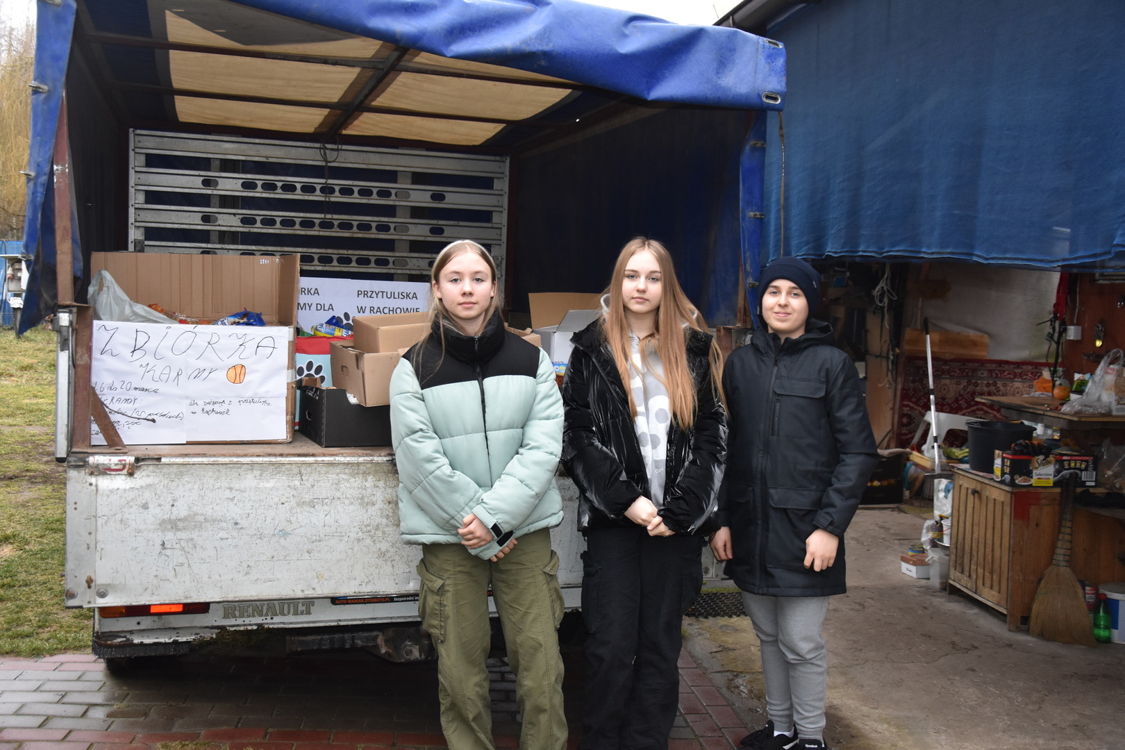 Zbiórka karmy dla przytuliska zorganizowana przez MRG Gościeradów