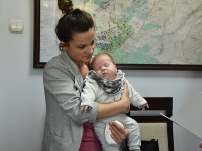 Zdjęcie ze spotkania z nowo narodzonym mieszkańcem gminy Gościeradów