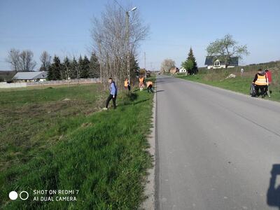 Zdjęcie podczas sprzątania gminy Gościeradów