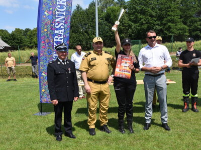 Zdjęcie z powiatowych zawodów sportowo - pożarniczych