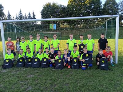 Zdjęcie przedstawiających piłkarzy GKS Gościeradów