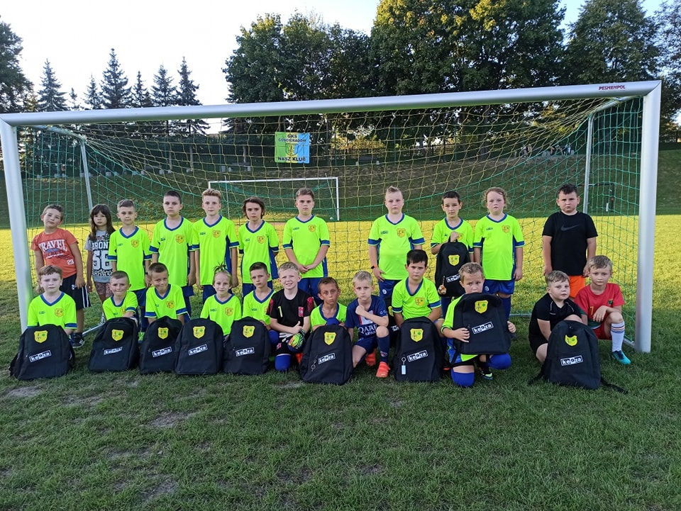 Zdjęcie przedstawiających piłkarzy GKS Gościeradów