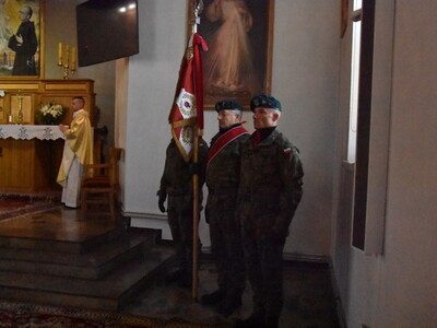 Zdjęcie z uroczystości dot. oznakowania grobu poległego kawalera OKW w Szczecynie