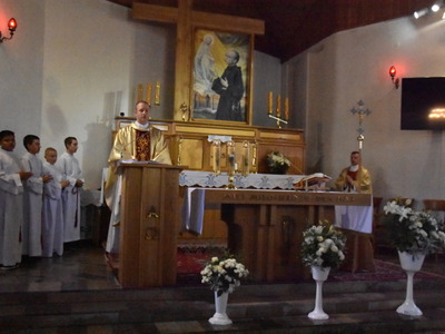 Zdjęcie z uroczystości dot. oznakowania grobu poległego kawalera OKW w Szczecynie