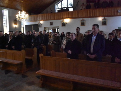 Zdjęcie z uroczystości dot. oznakowania grobu poległego kawalera OKW w Szczecynie