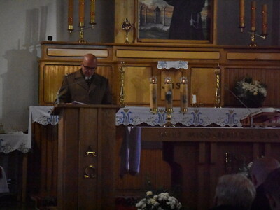 Zdjęcie z uroczystości dot. oznakowania grobu poległego kawalera OKW w Szczecynie