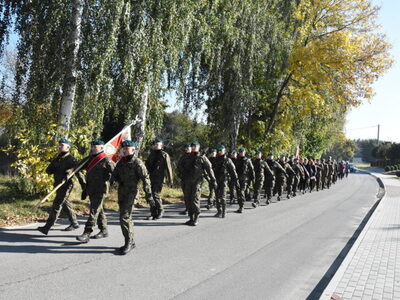 Zdjęcie z uroczystości dot. oznakowania grobu poległego kawalera OKW w Szczecynie