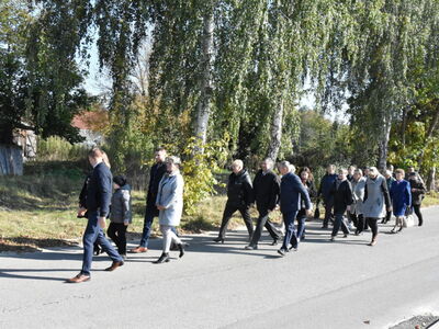 Zdjęcie z uroczystości dot. oznakowania grobu poległego kawalera OKW w Szczecynie