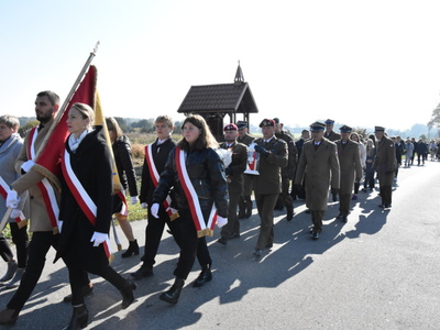 Zdjęcie z uroczystości dot. oznakowania grobu poległego kawalera OKW w Szczecynie