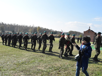 Zdjęcie z uroczystości dot. oznakowania grobu poległego kawalera OKW w Szczecynie