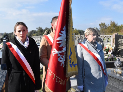 Zdjęcie z uroczystości dot. oznakowania grobu poległego kawalera OKW w Szczecynie
