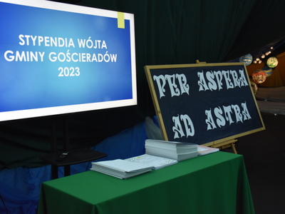 Zdjęcie z rozdania stypendium Wójta Gminy Gościeradów