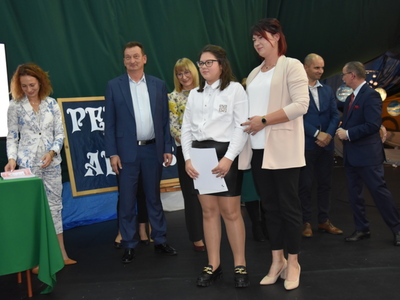 Zdjęcie z rozdania stypendium Wójta Gminy Gościeradów