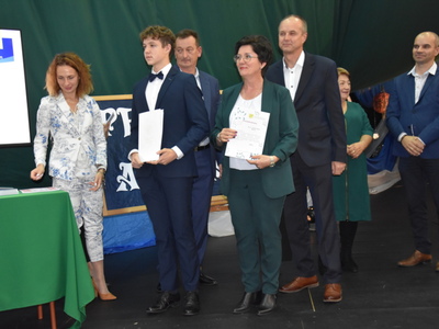 Zdjęcie z rozdania stypendium Wójta Gminy Gościeradów