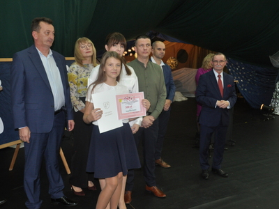 Zdjęcie z rozdania stypendium Wójta Gminy Gościeradów