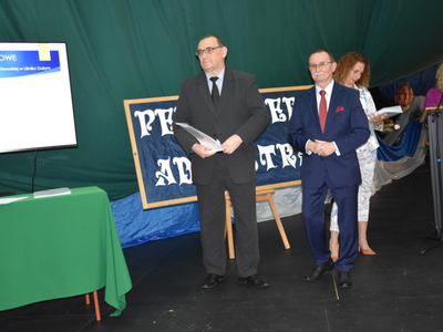 Zdjęcie z rozdania stypendium Wójta Gminy Gościeradów