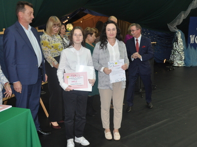 Zdjęcie z rozdania stypendium Wójta Gminy Gościeradów