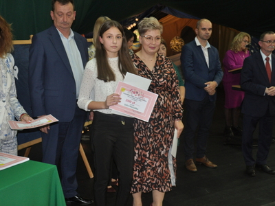 Zdjęcie z rozdania stypendium Wójta Gminy Gościeradów