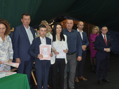 Zdjęcie z rozdania stypendium Wójta Gminy Gościeradów