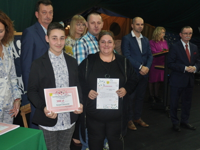 Zdjęcie z rozdania stypendium Wójta Gminy Gościeradów