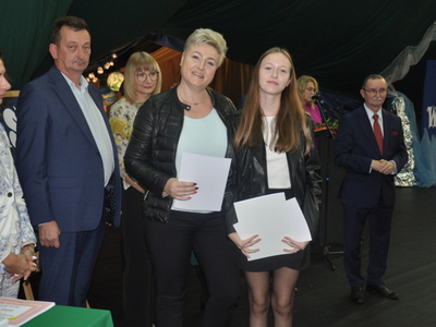 Zdjęcie z rozdania stypendium Wójta Gminy Gościeradów