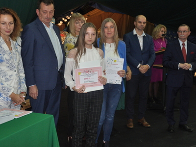 Zdjęcie z rozdania stypendium Wójta Gminy Gościeradów