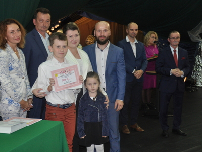 Zdjęcie z rozdania stypendium Wójta Gminy Gościeradów