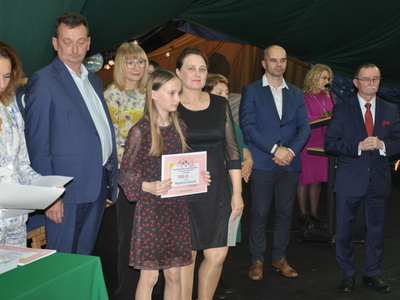 Zdjęcie z rozdania stypendium Wójta Gminy Gościeradów