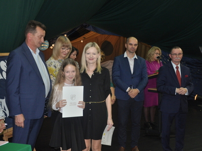 Zdjęcie z rozdania stypendium Wójta Gminy Gościeradów