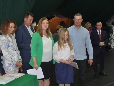 Zdjęcie z rozdania stypendium Wójta Gminy Gościeradów