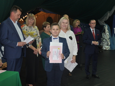 Zdjęcie z rozdania stypendium Wójta Gminy Gościeradów