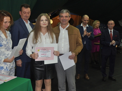 Zdjęcie z rozdania stypendium Wójta Gminy Gościeradów