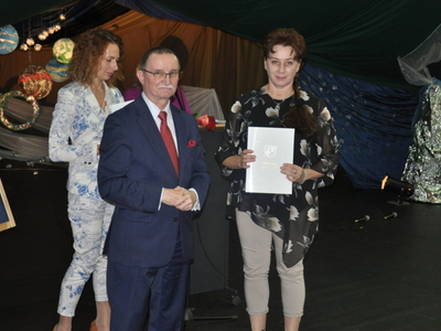 Zdjęcie z rozdania stypendium Wójta Gminy Gościeradów