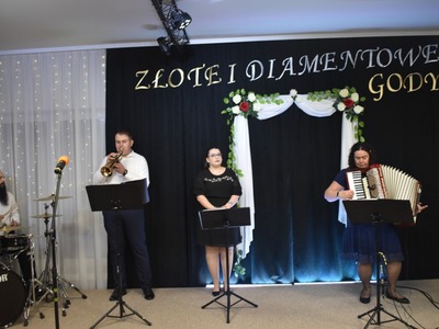 Zdjęcie ze Złotych i Diamentowych Godów w Gminie Gościeradów