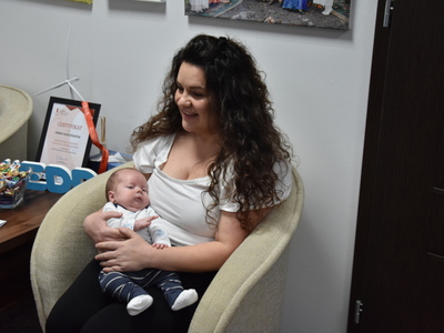 Zdjęcie z powitania nowego mieszkańca Gminy Gościeradów