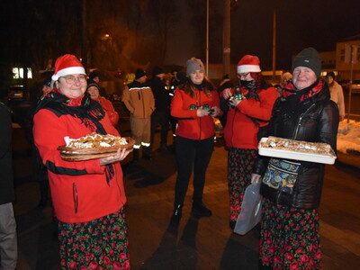 Zdjęcie z przekazania Betlejemskiego Światła Pokoju w gminie Gościeradów