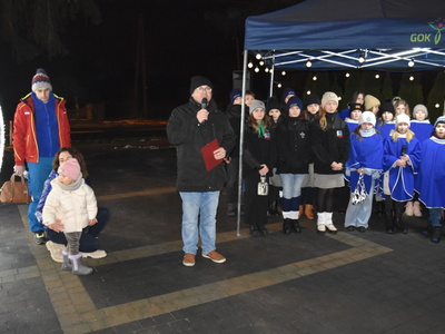 Zdjęcie z przekazania Betlejemskiego Światła Pokoju w gminie Gościeradów
