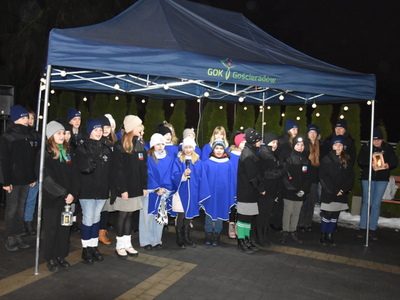 Zdjęcie z przekazania Betlejemskiego Światła Pokoju w gminie Gościeradów