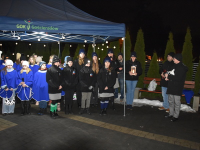 Zdjęcie z przekazania Betlejemskiego Światła Pokoju w gminie Gościeradów