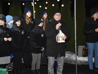 Zdjęcie z przekazania Betlejemskiego Światła Pokoju w gminie Gościeradów