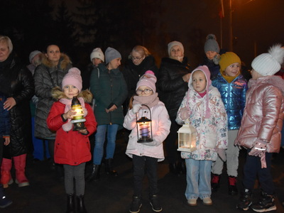 Zdjęcie z przekazania Betlejemskiego Światła Pokoju w gminie Gościeradów