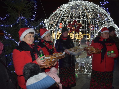 Zdjęcie z przekazania Betlejemskiego Światła Pokoju w gminie Gościeradów