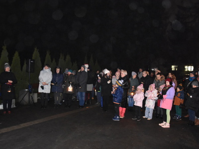 Zdjęcie z przekazania Betlejemskiego Światła Pokoju w gminie Gościeradów