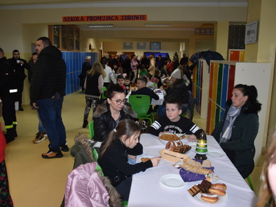 Zdjęcie z przekazania Betlejemskiego Światła Pokoju w gminie Gościeradów