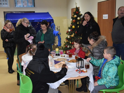 Zdjęcie z przekazania Betlejemskiego Światła Pokoju w gminie Gościeradów