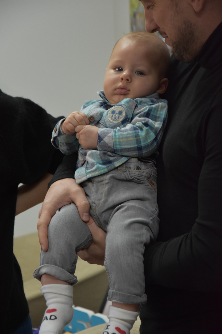 Zdjęcie z powitania nowego mieszkańca gminy Gościeradów