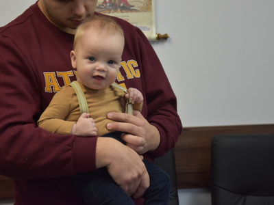 Zdjęcie z powitania nowego mieszkańca gminy Gościeradów