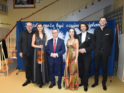 Zdjęcie z ,,Koncertu walentynkowo - karnawałowego" w Gościeradowie